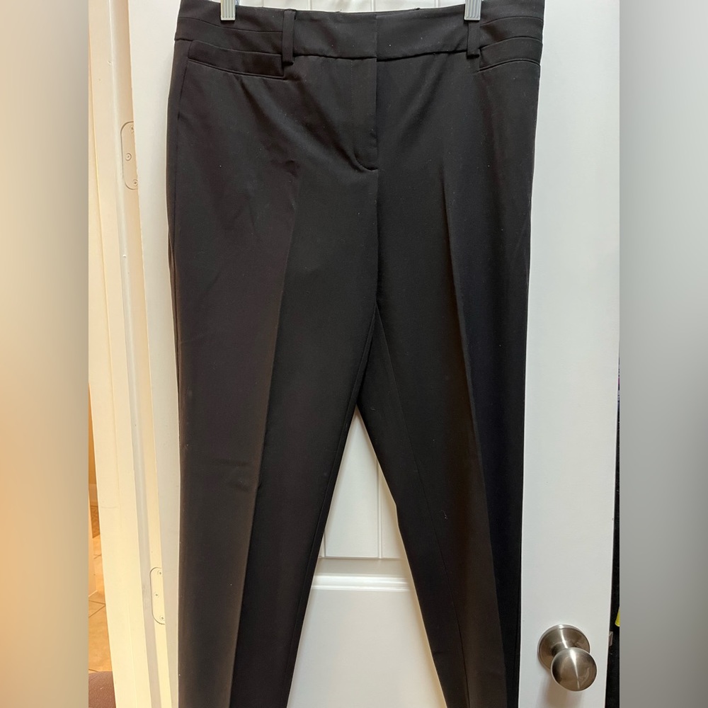 New York & Co. 7th Avenue, size 8 black crop pants.